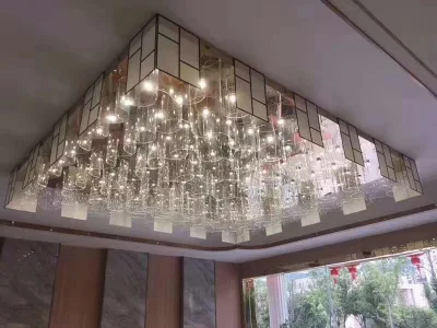 Grand plafonnier de couleur blanche de conception personnalisée projet d'hôtel LED cristal fer Chrome fini plafonnier pour hall d'entrée